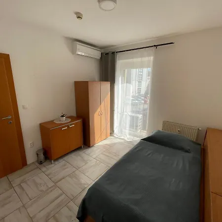 Apartamento Adam & Eva Piest'any